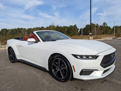 Used 2024 Ford Mustang Premium image 21