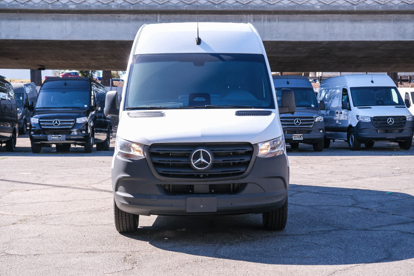 New 2025 Mercedes-Benz eSprinter 170 Cargo image 2
