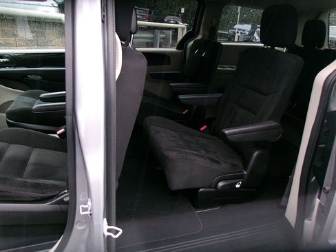 Used 2015 Dodge Grand Caravan SE w/ Quick Order Package 29E SE image 13