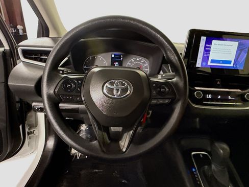 Used 2025 Toyota Corolla LE FWD image 13