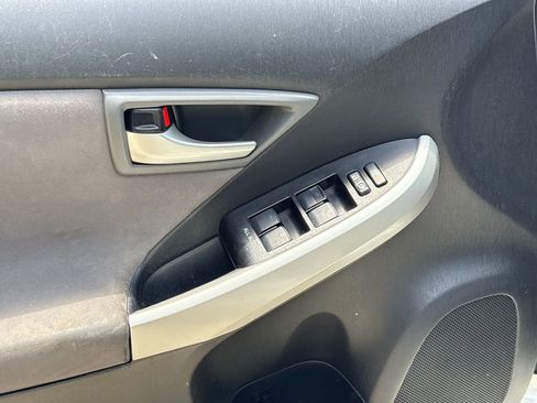 Used 2014 Toyota Prius Two FWD image 17