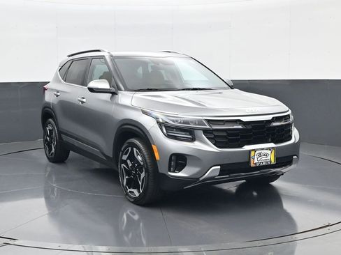 Used 2024 Kia Seltos SX AWD/4WD image 3