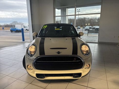 Used 2019 MINI Cooper S w/ Signature Upholstery Package image 2