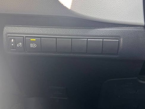 Used 2020 Toyota Corolla SE FWD image 21