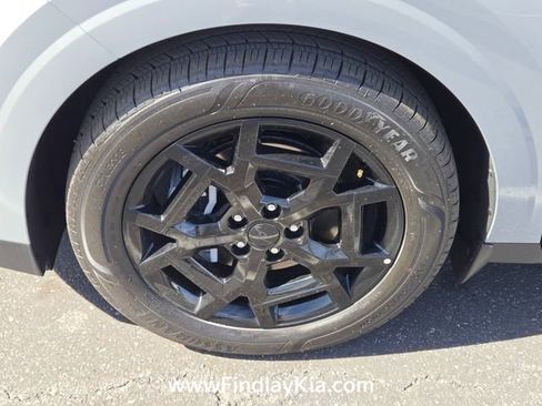 New 2026 Kia Carnival SX Prestige image 9