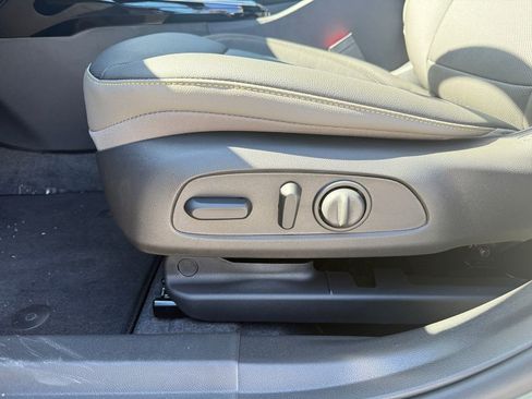 New 2026 Chevrolet Trax ACTIV w/ Sunroof Package image 18