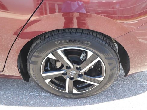 Used 2024 Nissan Sentra SV FWD image 14