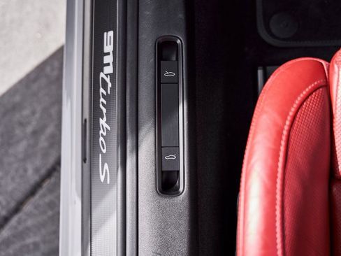 Used 2022 Porsche 911 Turbo S w/ 911 Turbo Sportdesign Package image 36