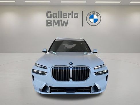 Used 2026 BMW X7 xDrive40i w/ Premium Package AWD/4WD image 4
