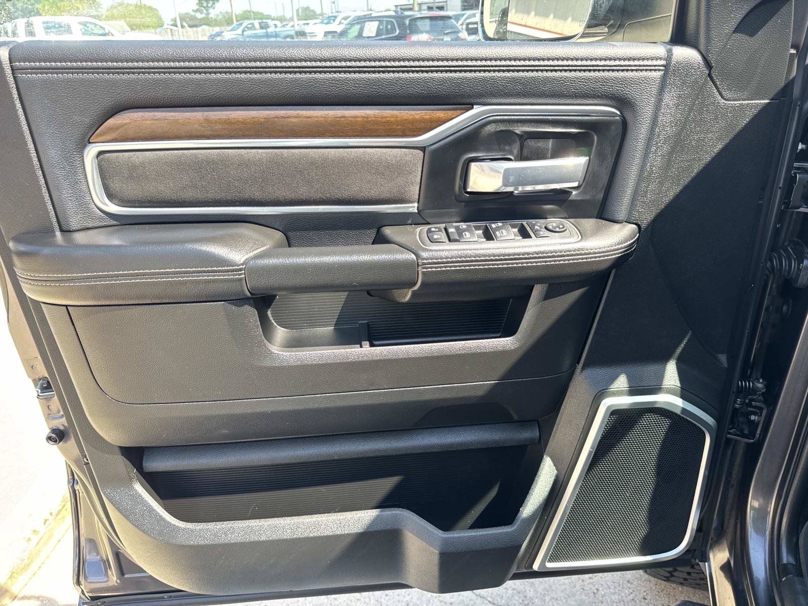 Used 2022 RAM 2500 Laramie w/ Protection Group AWD/4WD image 18