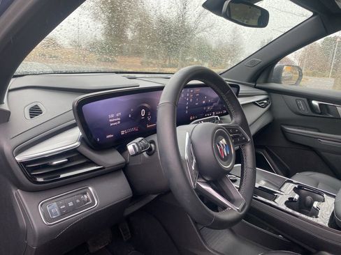 Used 2025 Buick Enclave Preferred image 15