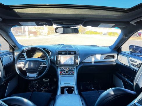 Used 2017 Lincoln Continental Black Label w/ Rear-seat Package image 16