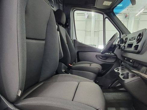 New 2025 Mercedes-Benz Sprinter 2500 image 9