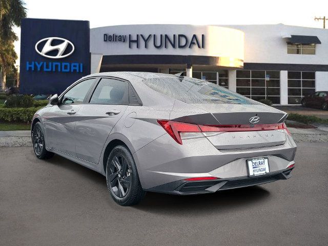 Certified 2023 Hyundai Elantra SEL FWD image 4