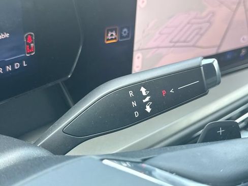 Used 2025 Chevrolet Traverse LT FWD image 20