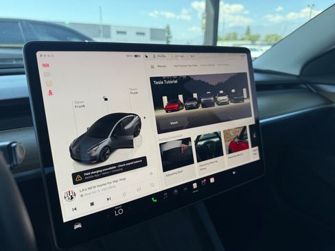 Used 2023 Tesla Model 3 Standard Range RWD image 18