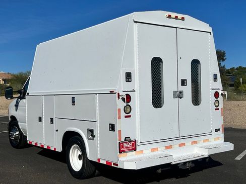 Used 2006 Ford E-350 and Econoline 350 Super Duty image 3