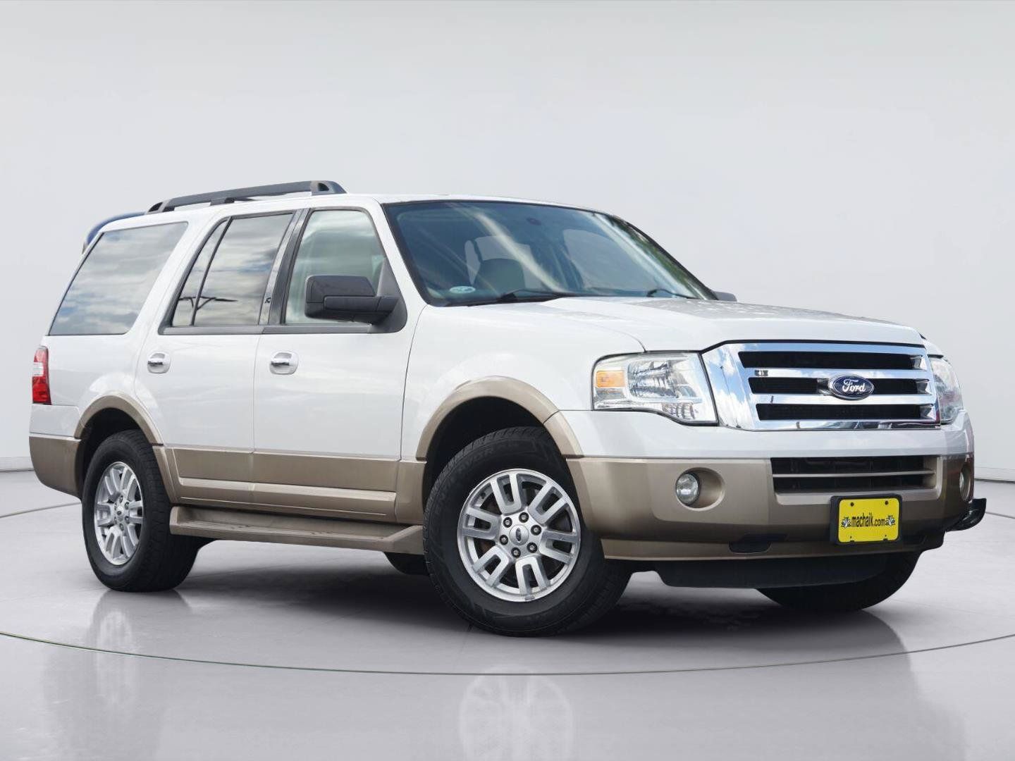 Used 2013 Ford Expedition XLT RWD image 2
