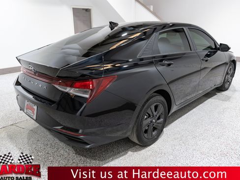 Used 2023 Hyundai Elantra SEL FWD image 5