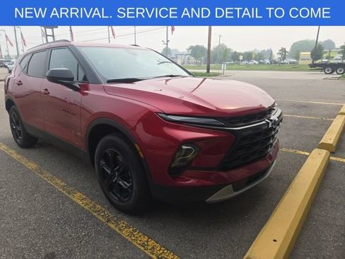 Used 2024 Chevrolet Blazer LT w/ Convenience Package FWD image 3