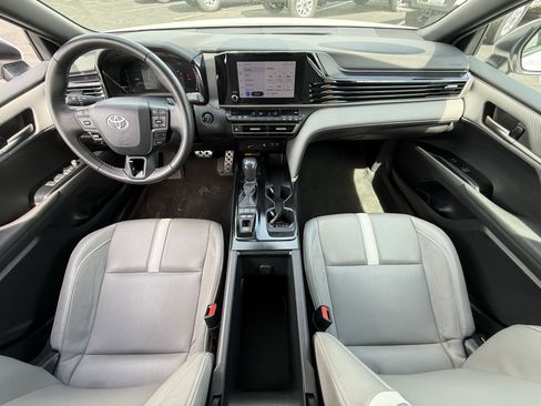 Certified 2025 Toyota Camry SE FWD image 17