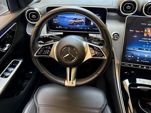 Used 2024 Mercedes-Benz GLC 300 4MATIC image 27