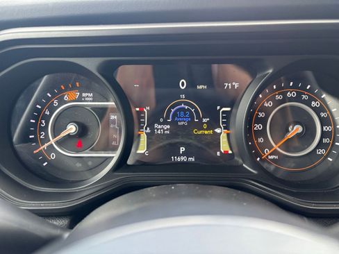 Used 2025 Jeep Wrangler Rubicon image 39