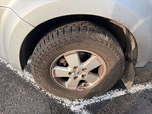 Used 2011 Ford Escape XLT w/ 203A Rapid Spec Order Code image 18