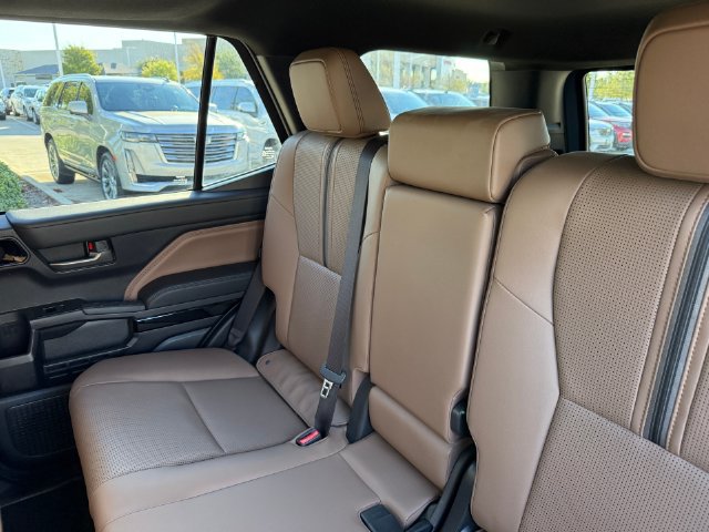 Used 2026 Toyota 4Runner Limited w/ Tow Technology Package AWD/4WD image 28