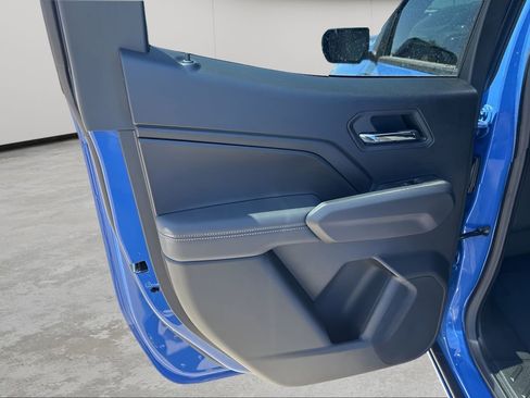 New 2025 GMC Canyon Elevation w/ Convenience Package image 33