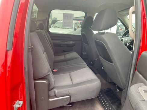 Used 2014 Chevrolet Silverado 2500 LT w/ Custom Sport Truck Package AWD/4WD image 14