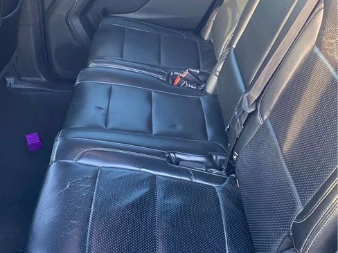 Used 2021 GMC Yukon SLE AWD/4WD image 5