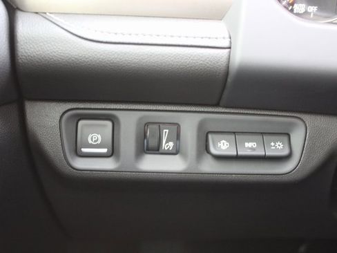 Used 2023 GMC Acadia Denali w/ Black Diamond Edition image 30