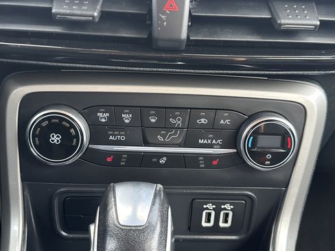 Used 2020 Ford EcoSport Titanium image 20