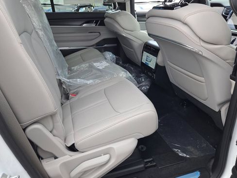 New 2026 Jeep Grand Wagoneer Summit AWD/4WD image 12