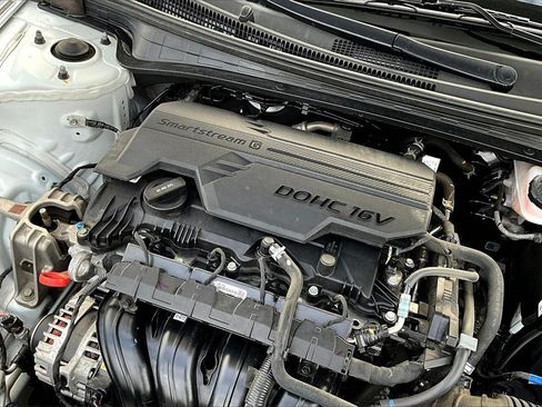 Used 2022 Hyundai Elantra SEL w/ Cargo Package image 34