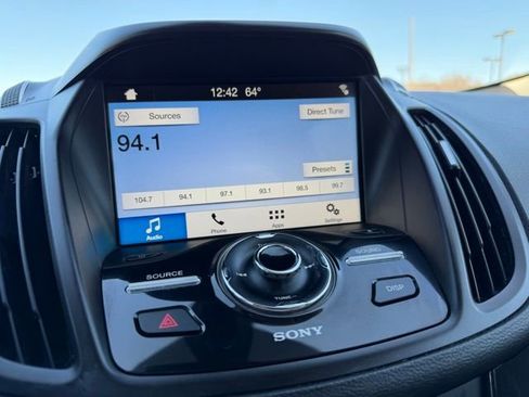 Used 2017 Ford Escape Titanium image 22