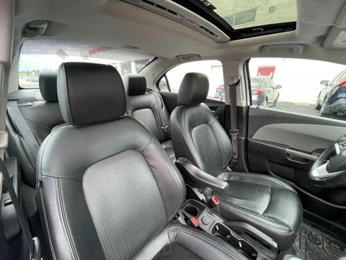 Used 2020 Chevrolet Sonic Premier FWD image 4