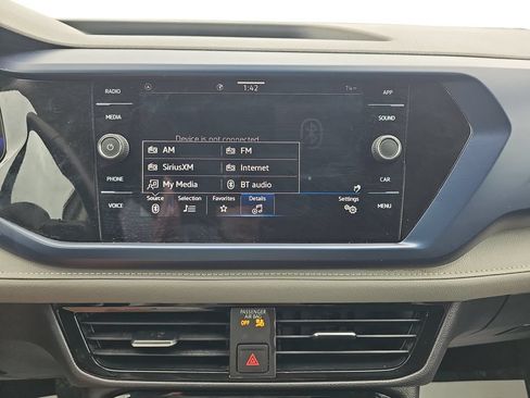Used 2024 Volkswagen Taos SE FWD image 21