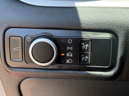 Used 2023 Ford Explorer XLT RWD image 20