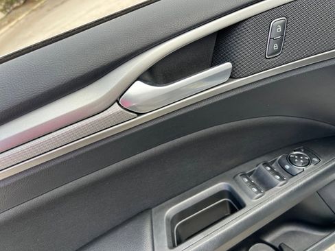 Used 2019 Ford Fusion SE image 31