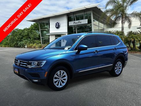Used 2018 Volkswagen Tiguan SE AWD/4WD image 1