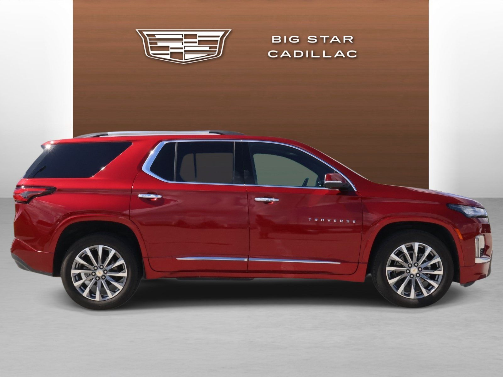 Used 2023 Chevrolet Traverse Premier FWD image 6