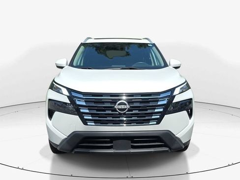 Used 2024 Nissan Rogue SV w/ SV Premium Package FWD image 11