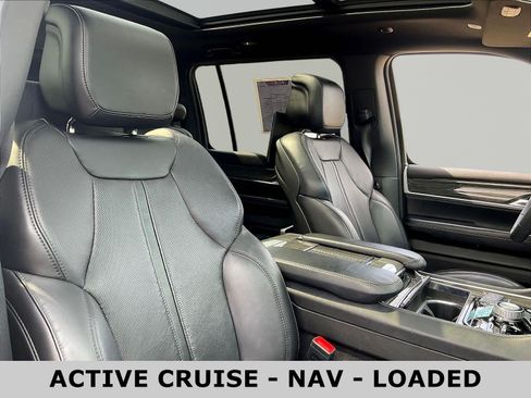 Used 2022 Jeep Wagoneer Series III w/ Premium Group I AWD/4WD image 30