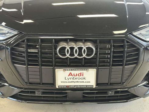 Certified 2025 Audi Q3 2.0T Premium w/ Convenience Package image 8