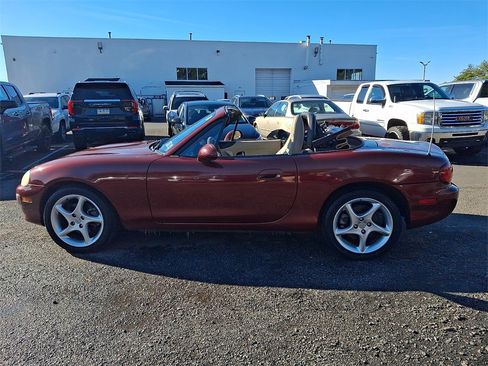 Used 2003 MAZDA MX-5 Miata image 4