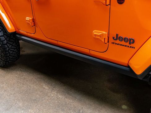 Used 2025 Jeep Wrangler Unlimited Rubicon AWD/4WD image 13