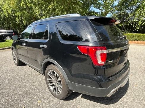 Used 2017 Ford Explorer Platinum AWD/4WD image 7