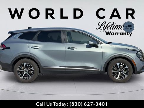 Used 2025 Kia Sportage EX FWD image 2